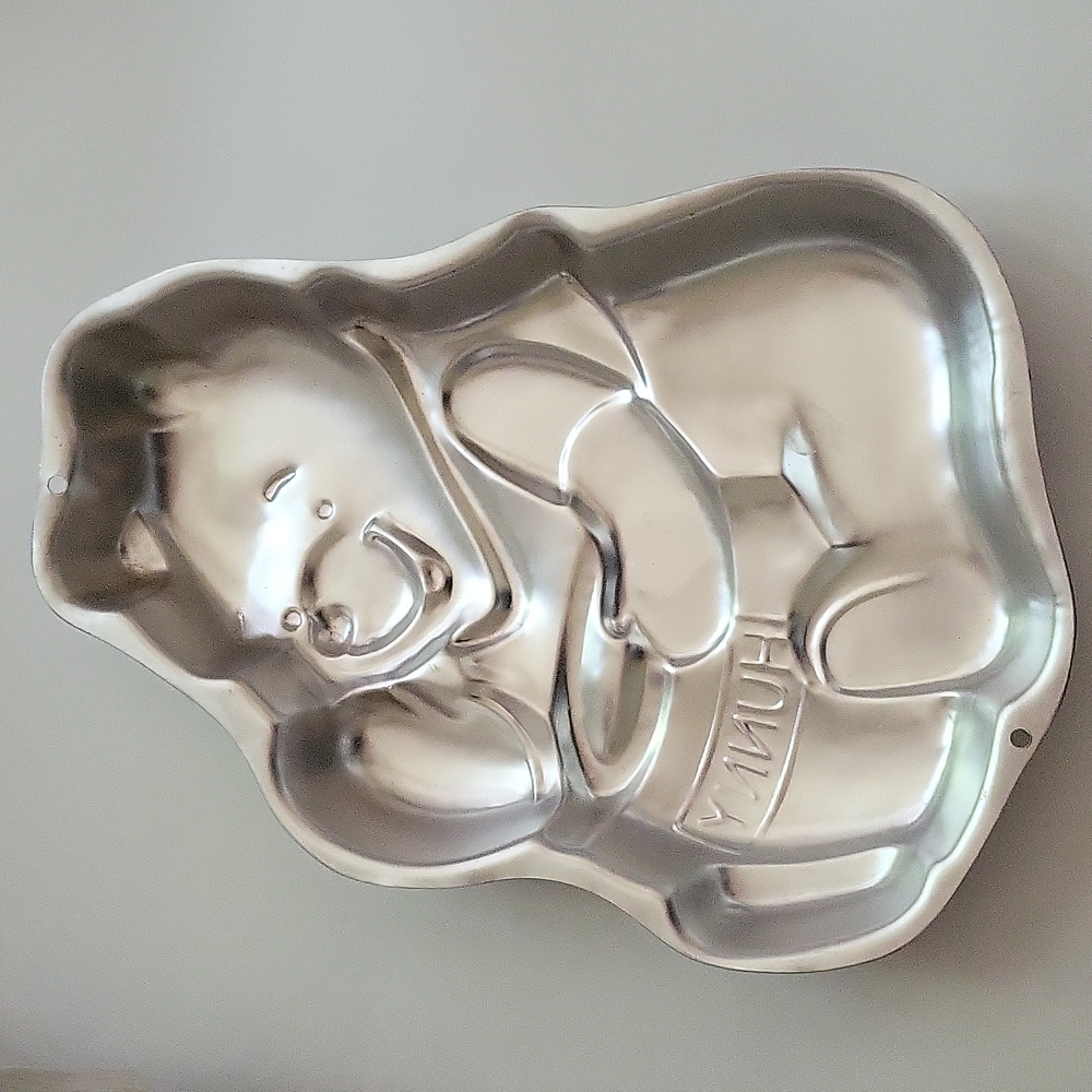 Winnie The Pooh 2000 Wilton Cake Pan